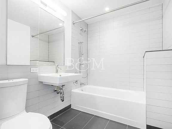 5th image of 61 Richardson St APT 5J