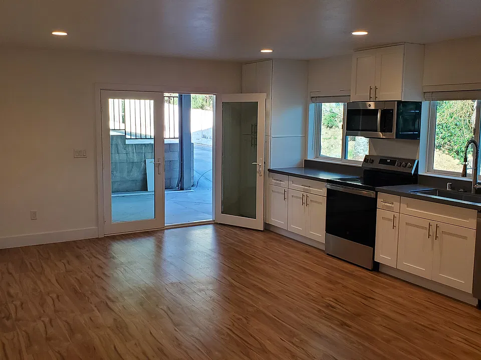 10913 Sunray Pl