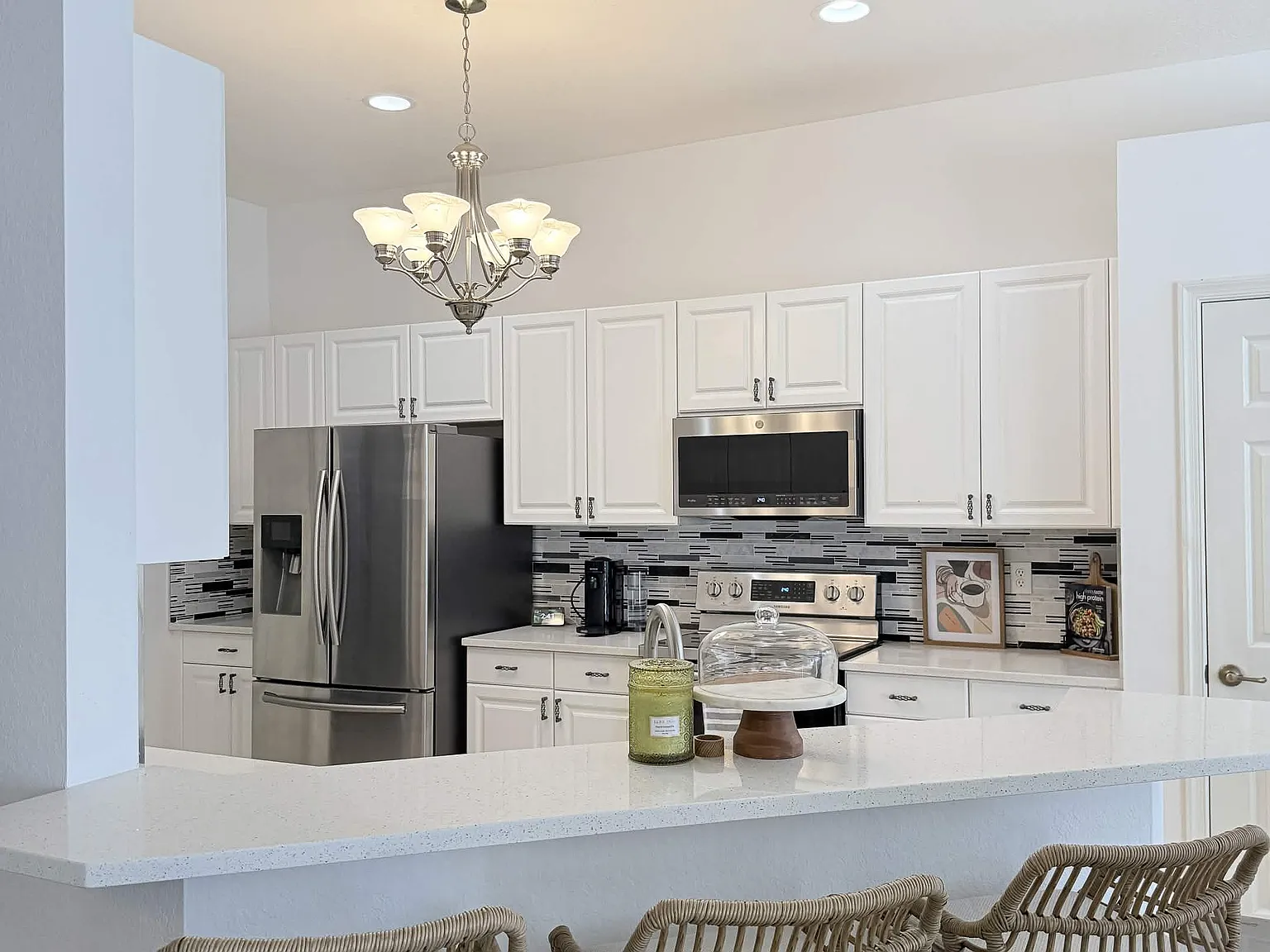 2 bed, 1995 sqft, $9,000 — Photo 4