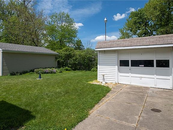 3rd image of 16806 Melgrave Ave