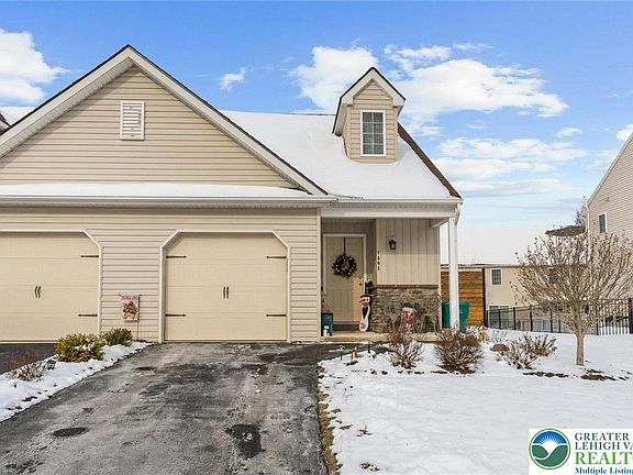 3rd image of 7695 Barrow Dr