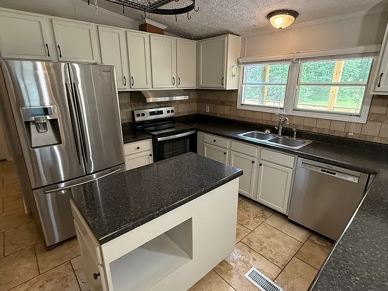 1311 Aycock Rd — Photo 4