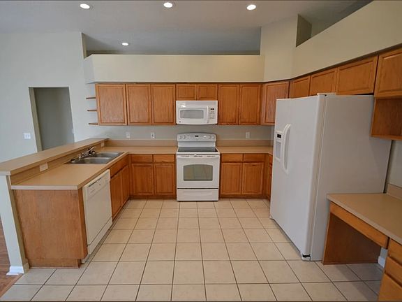 5th image of 2215 Glen Mist Dr