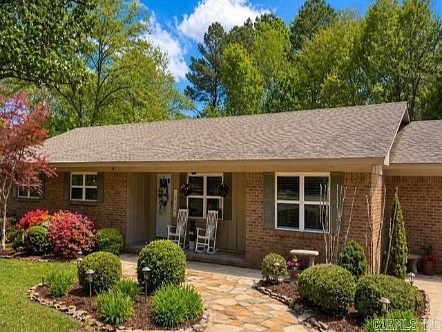 1st image of 505 Woodview Dr