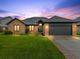 49400 Dunhill Dr, Macomb, MI 48044