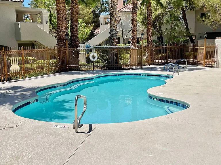 2611 S Durango Dr #204 — Photo 5