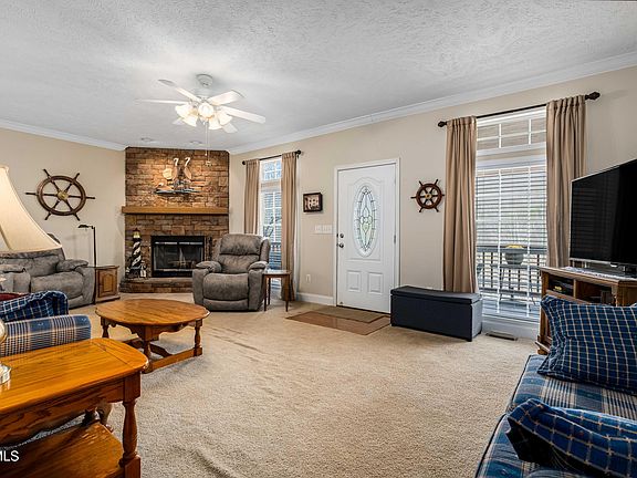 3rd image of 555 Butcher Valley Rd