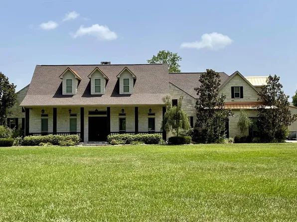 6313 Hidden Meadows Dr, Orange, TX 77632