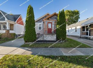 22618 Maxine St, Saint Clair Shores, MI 48080