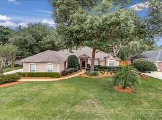 325 Chicasaw Ct, Saint Johns, FL 32259