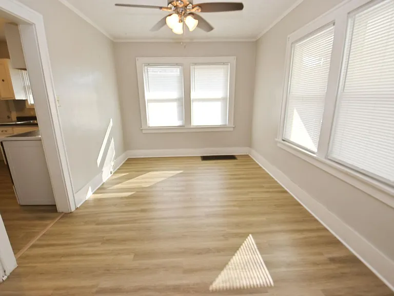 1315 Longfellow Ave — Photo 4