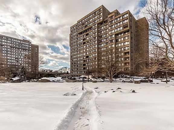 5th image of 250 Hammond Pond Pkwy APT 513S
