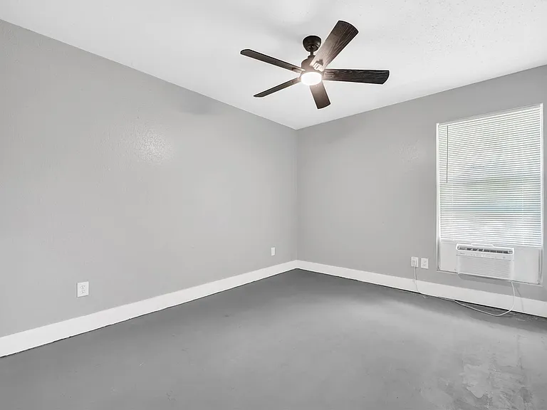 3802 Dabney Apartments — Photo 20