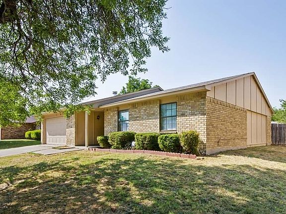 3rd image of 7027 Hedge Dr