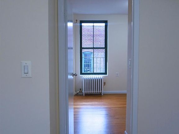4th image of 528 E 79th St APT 6E