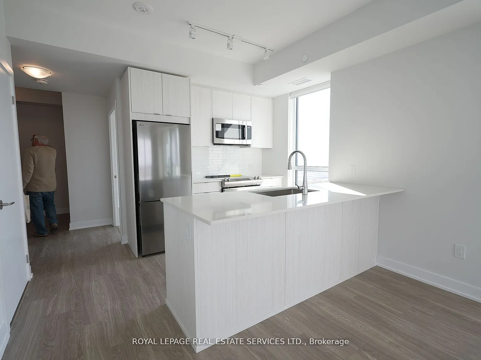 3 bed, $3,150 — Photo 2