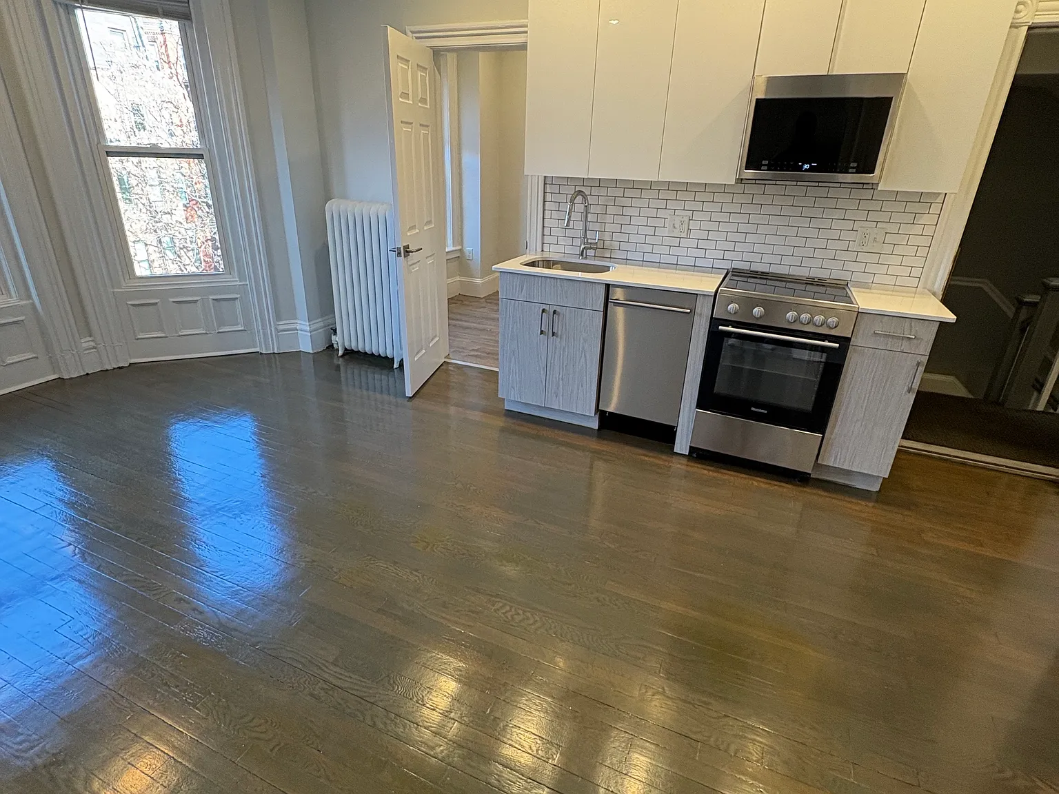 1 bed, 408 sqft, $3,100 — Photo 3