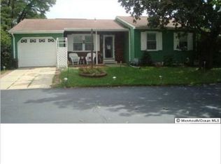 39 Hummingbird La, Whiting, NJ 08759