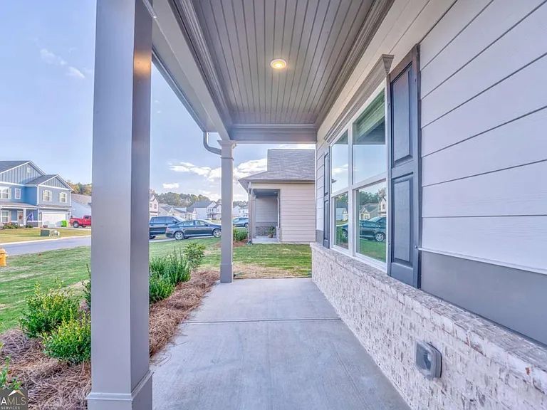 15 Bennett Way — Photo 2