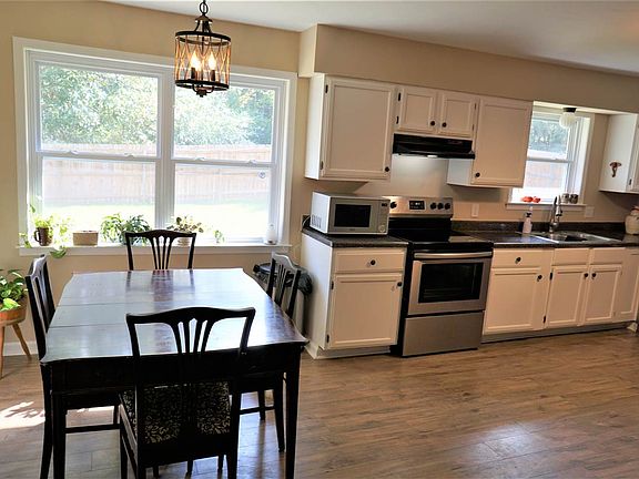 4th image of 3010 McFadden Dr