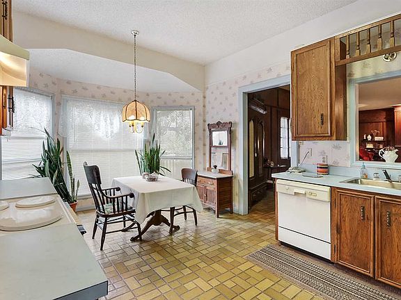 4th image of 313 Pamela Pl