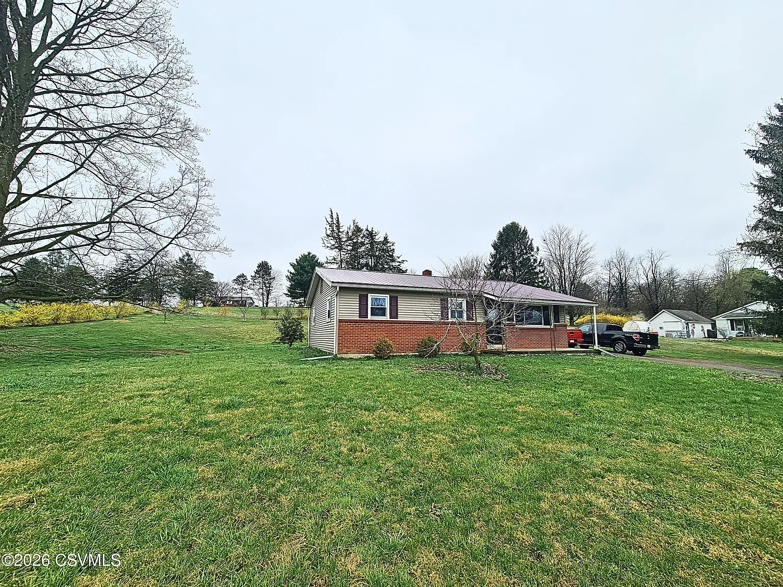 3 bed, 1120 sqft, $2,000 — Photo 4