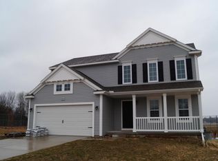 877 Torrie Cir, Norton Shores, MI 49441