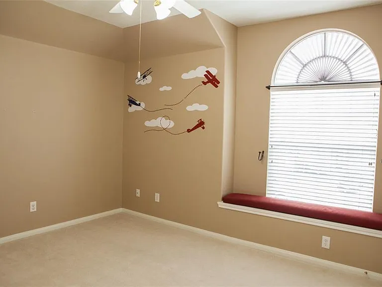 3334 Worthington Dr — Photo 10