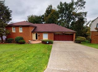 61 Camelot Dr, Huntington, WV 25701