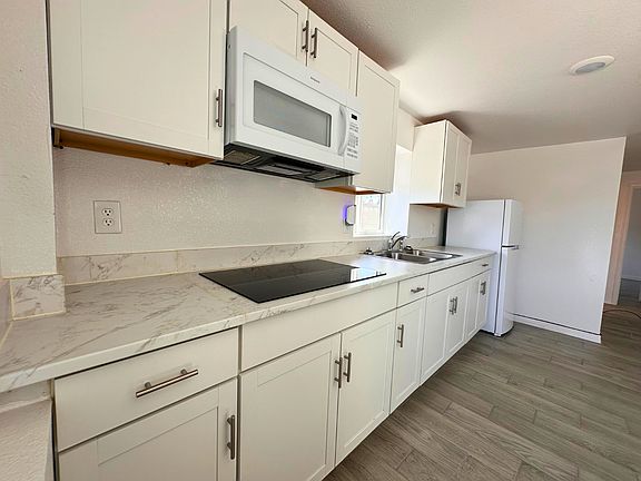 5th image of 102 Encino Dr #B