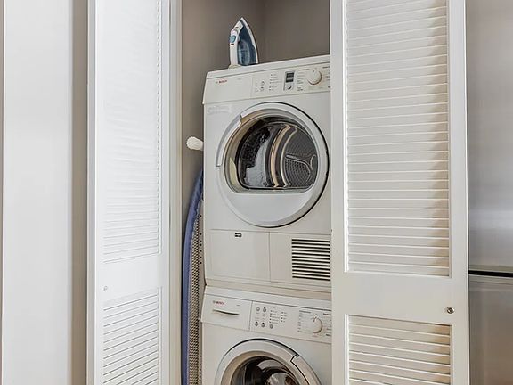 5th image of 515 W 47th St APT 1B