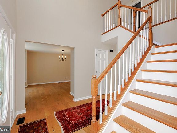 5th image of 112 Pine Crest Ln