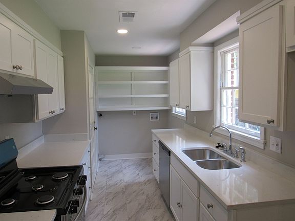 5th image of 5055 Wingdale Rd