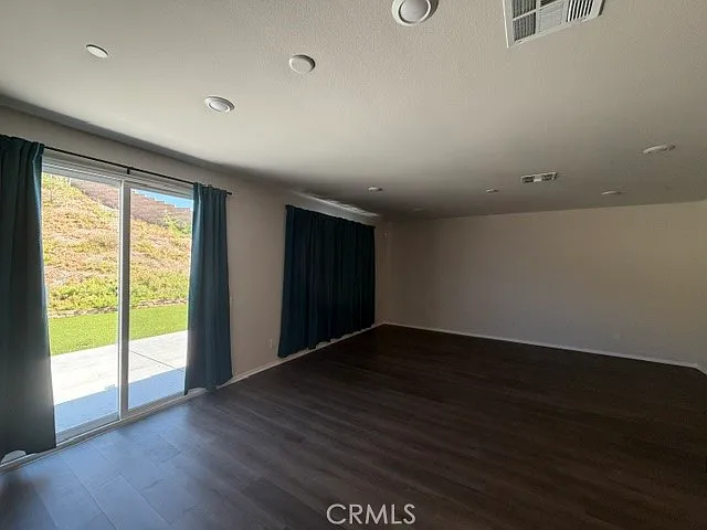 3 bed, 1624 sqft, $3,250 — Photo 4