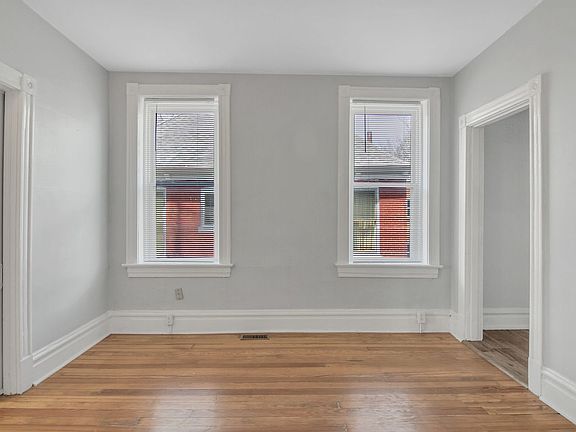 5th image of 4925A Magnolia Ave #0