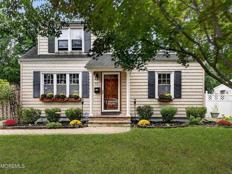 1st image of 61 Alameda Court