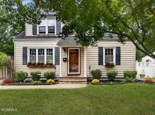 61 Alameda Court, Shrewsbury Boro, NJ 07702