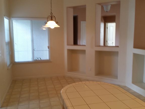 3rd image of 300 Oriole Ln
