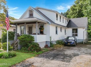 28 Utica St, Staten Island, NY 10309