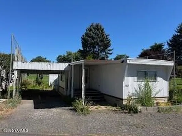 451 Pence Rd Trlr 12, Yakima, WA 98908