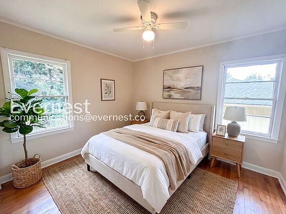 3rd image of 1728 Valencia Rd