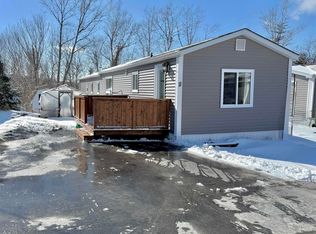 11 Snow White Dr, Halifax, NS B3E 1C5