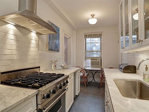 4th image of 41 5th Ave APT 14B