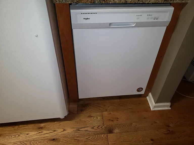 138 S Locust St — Photo 9
