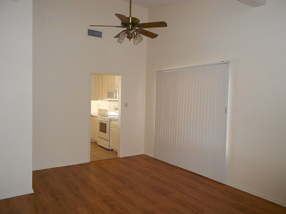 3rd image of 5166 Avenida Del Luna