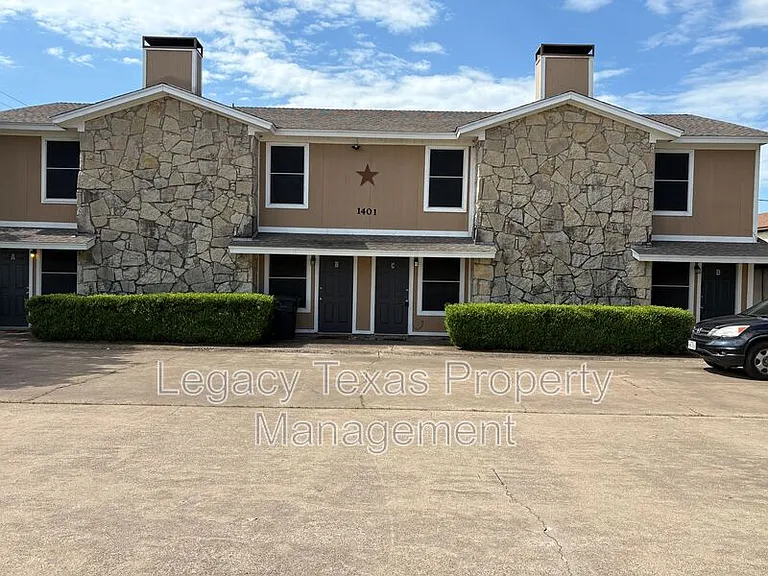 1401 Courtney Pl #C — Photo 12