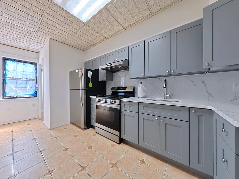 398 Bauer Pl — Photo 2