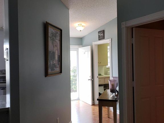 4th image of 1615 SW Waterfall Blvd
