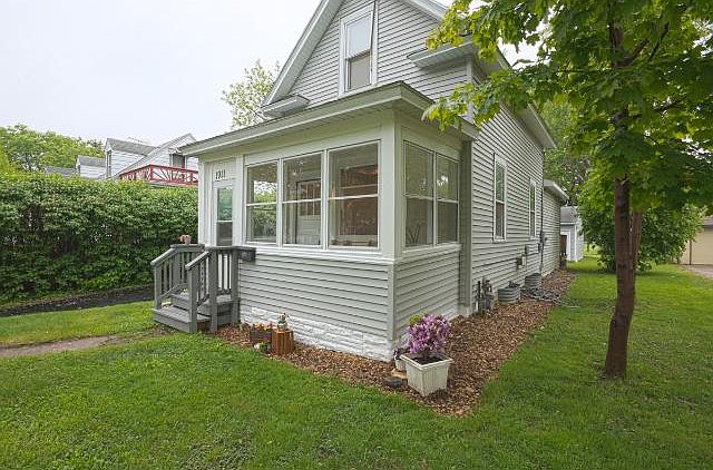 1st image of 1911 Margaret St