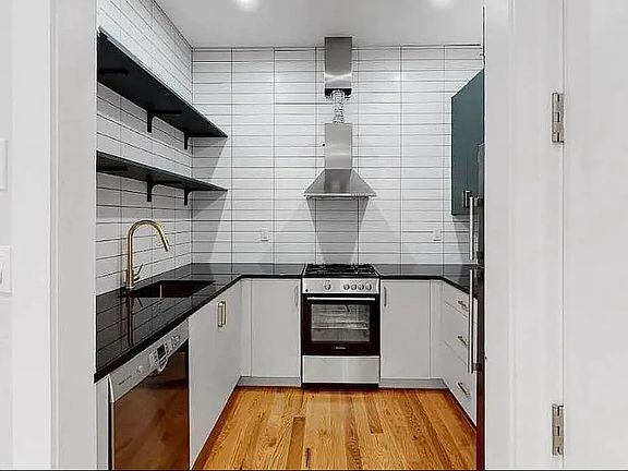 2nd image of 32 Scholes St #1D